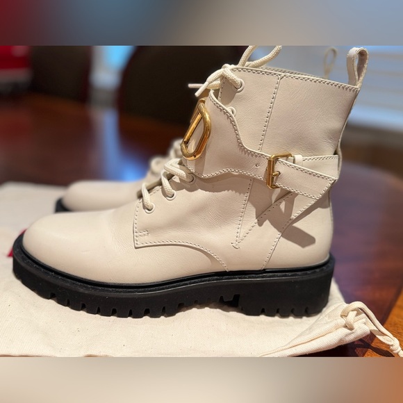 Authentic Valentino Garavani Vlogo Leather Ankle Boots - Picture 3 of 10